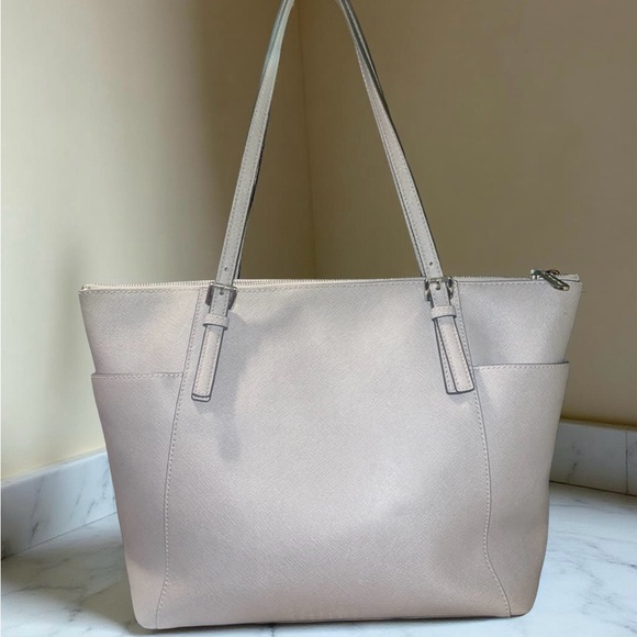 Michael Kors Jet Set Tote 🥳 - Picture 3 of 9
